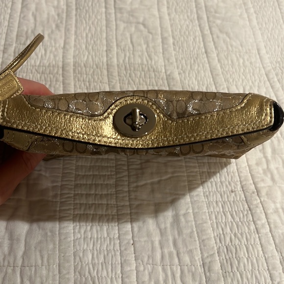 Coach clutch /wristlet in classic C print. Gold & silver with a hint of sparkle - Picture 3 of 8